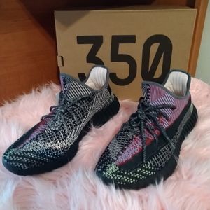 Yezzy host 350 v2 FX4145